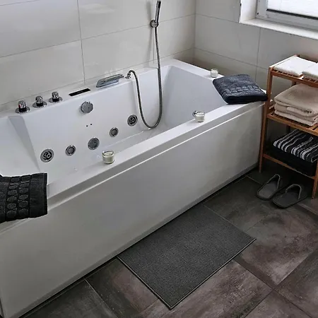 Mit Sauna, Cleaning Included Apartamento Inzell